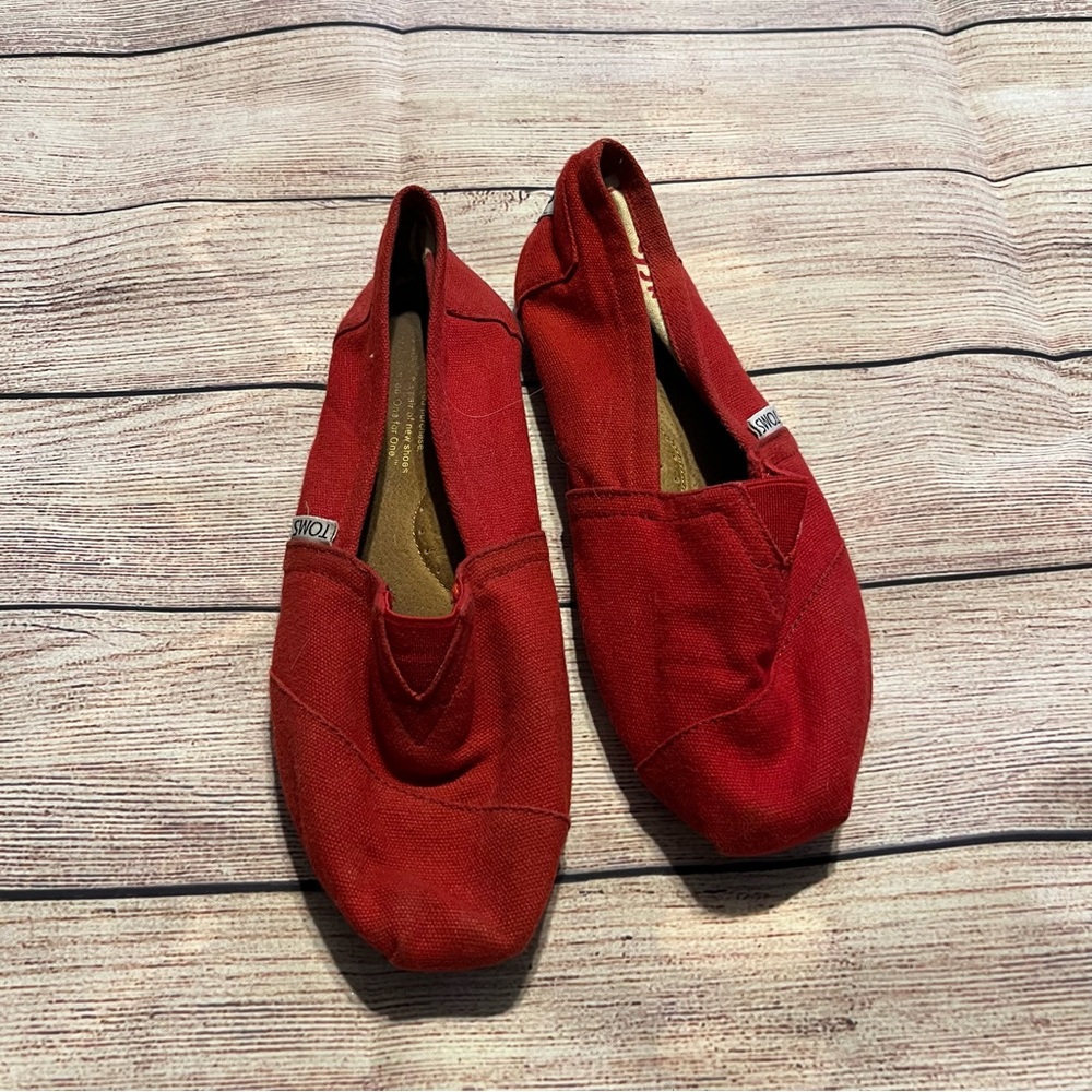 Solid Red Toms Slip On Alpargata Sneakers, Size Women’s 6